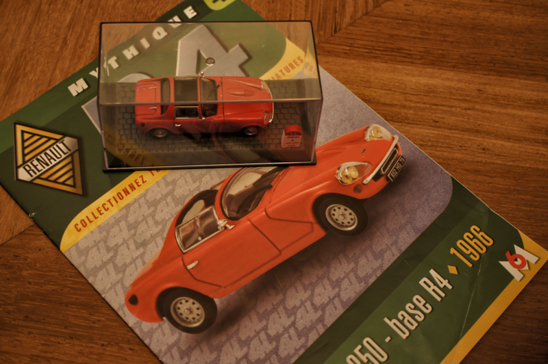 Illustration for article titled French Friday: un Quatre, Moteur à mi-voiture?